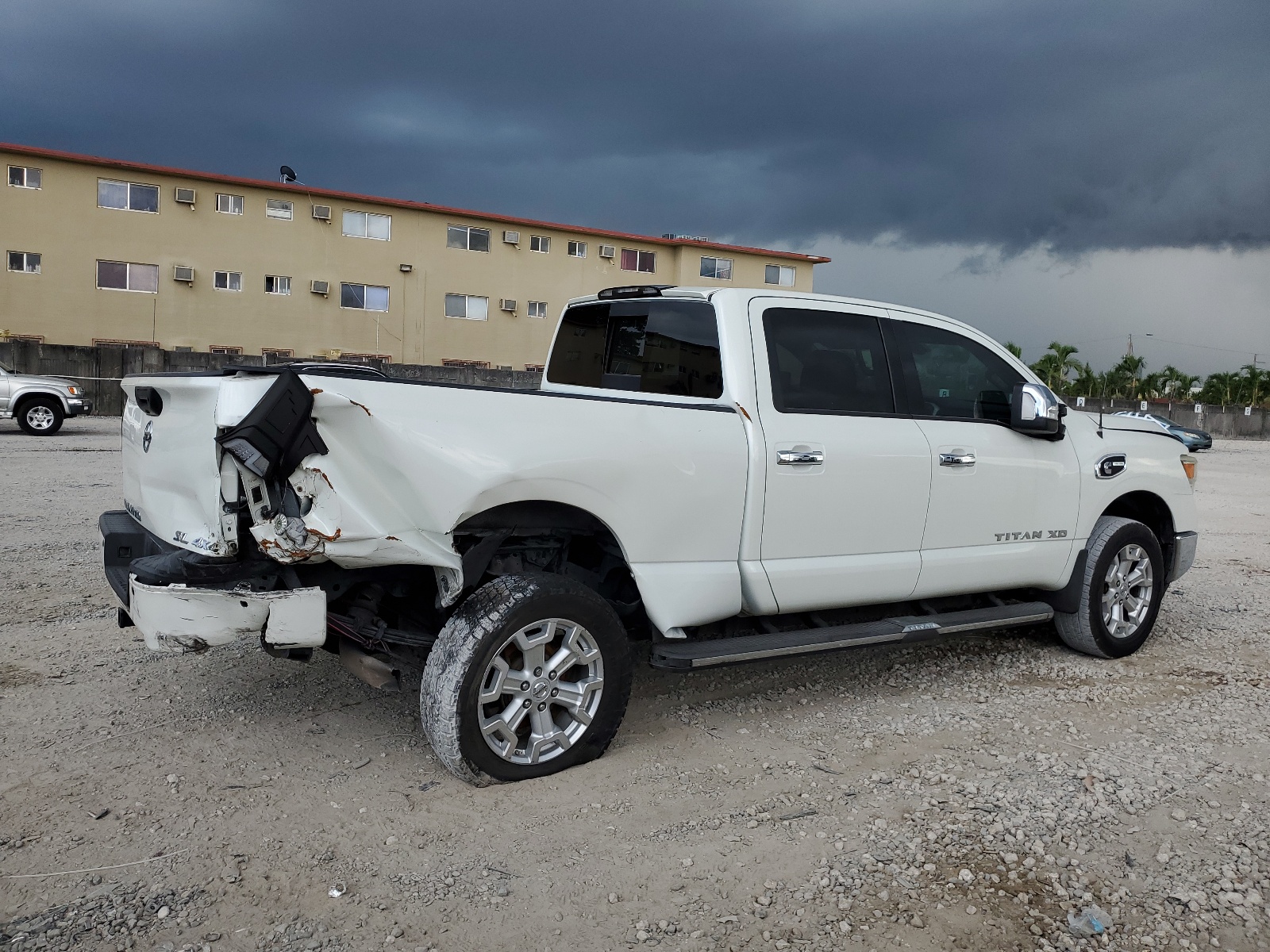 2016 Nissan Titan Xd Sl vin: 1N6BA1F48GN512718