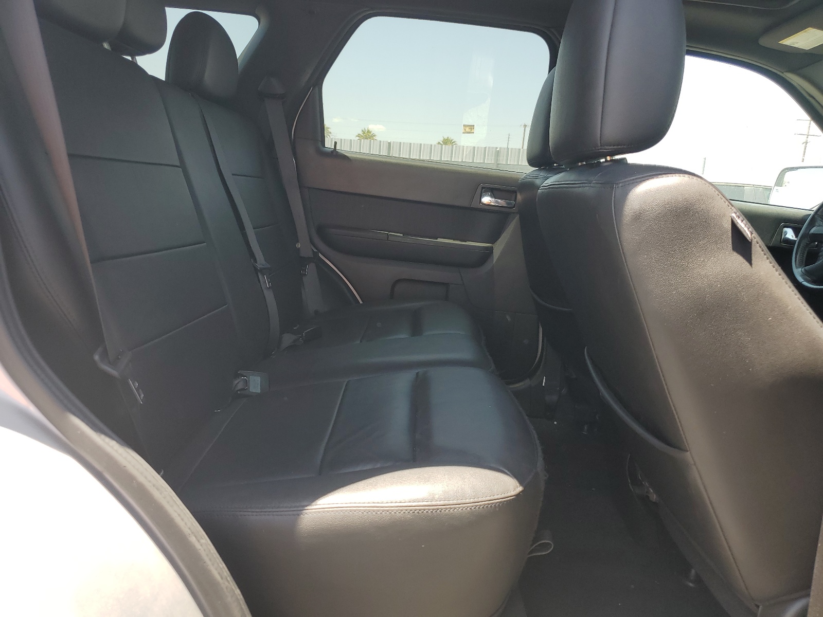 1FMCU9E71BKA51070 2011 Ford Escape Limited