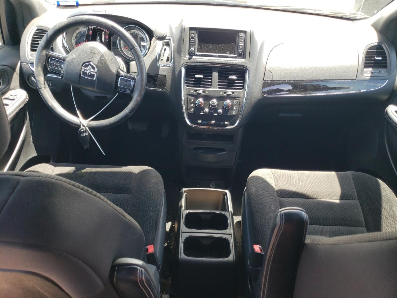 2017 Dodge Caravan - Image 8
