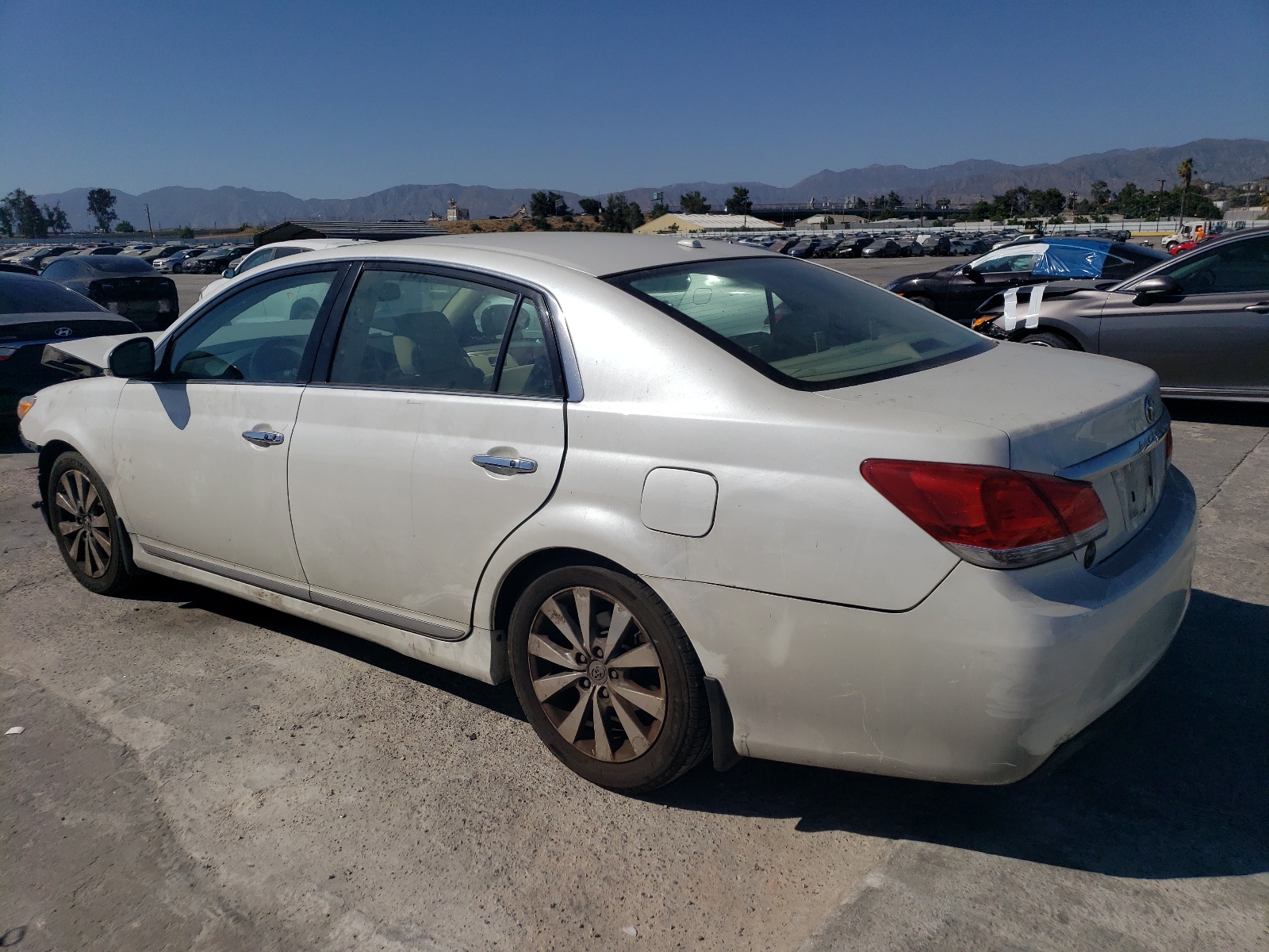 4T1BK3DB6BU412902 2011 Toyota Avalon Base