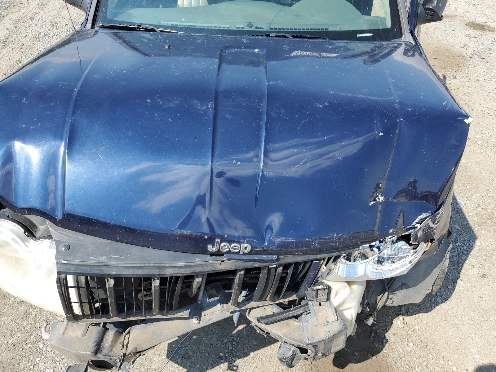 1J4GR48K85C593737 2005 Jeep Grand Cherokee Laredo