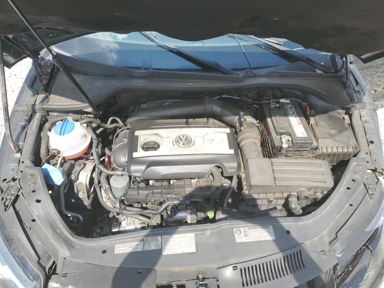 2012 Volkswagen Eos Komfort VIN: WVWBW7AH3CV010582 Lot: 57033134