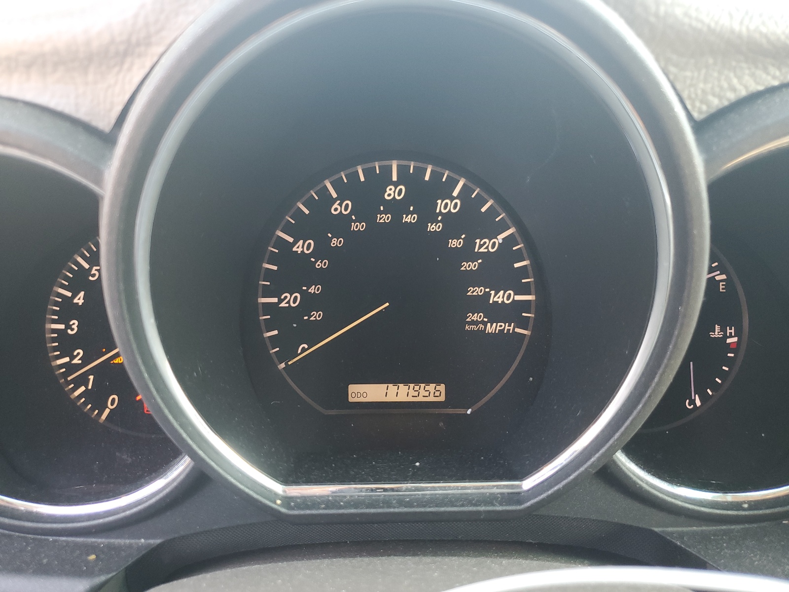 2T2HA31UX5C079642 2005 Lexus Rx 330