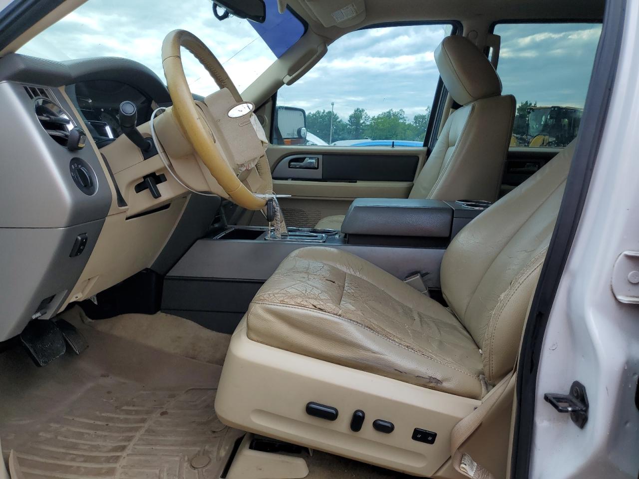 2011 Ford Expedition Xlt VIN: 1FMJU1H57BEF46181 Lot: 60854544