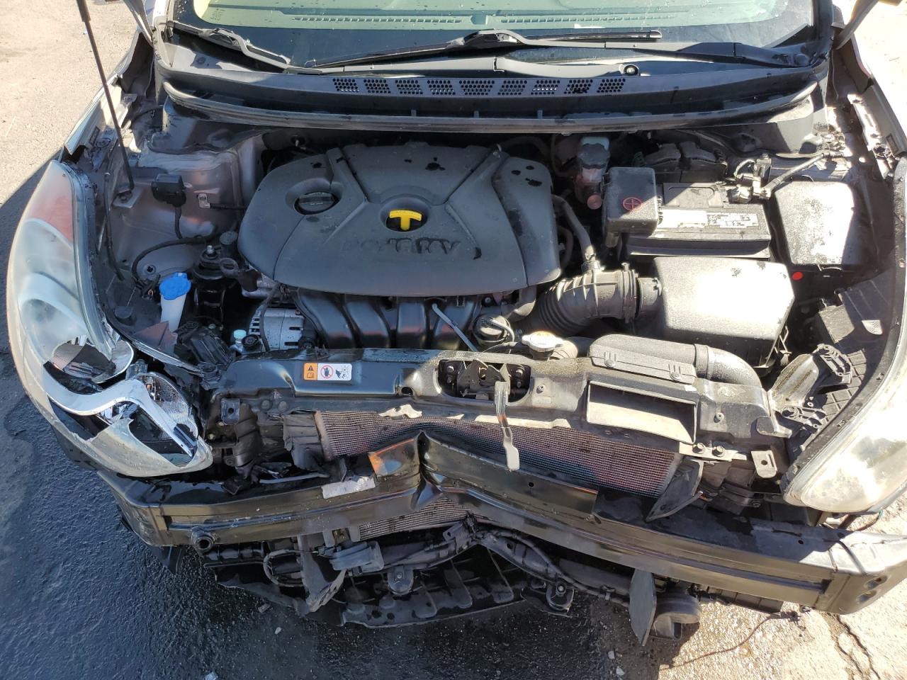 2013 Hyundai Elantra - Image 11