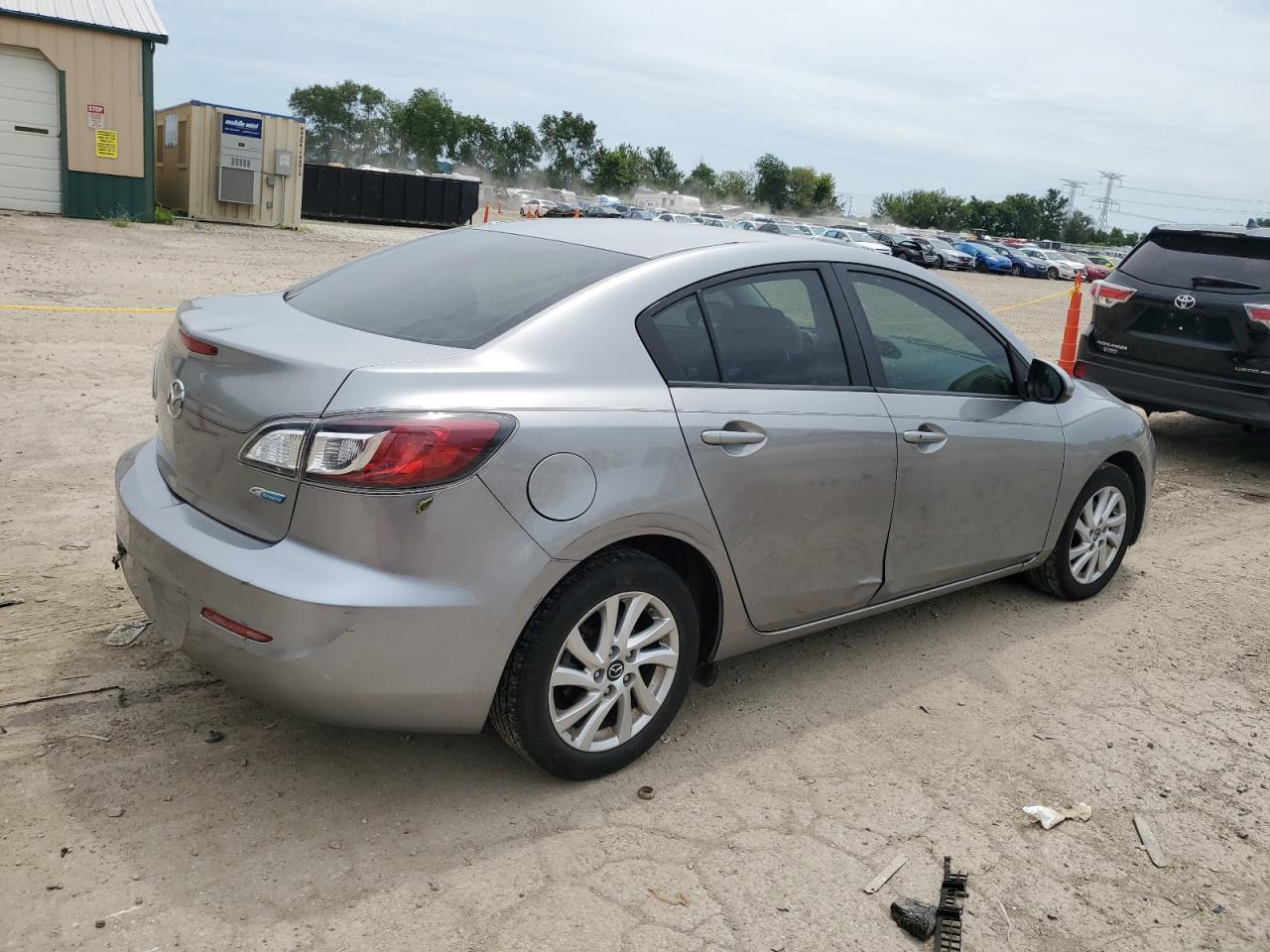 2013 Mazda 3 - Image 3