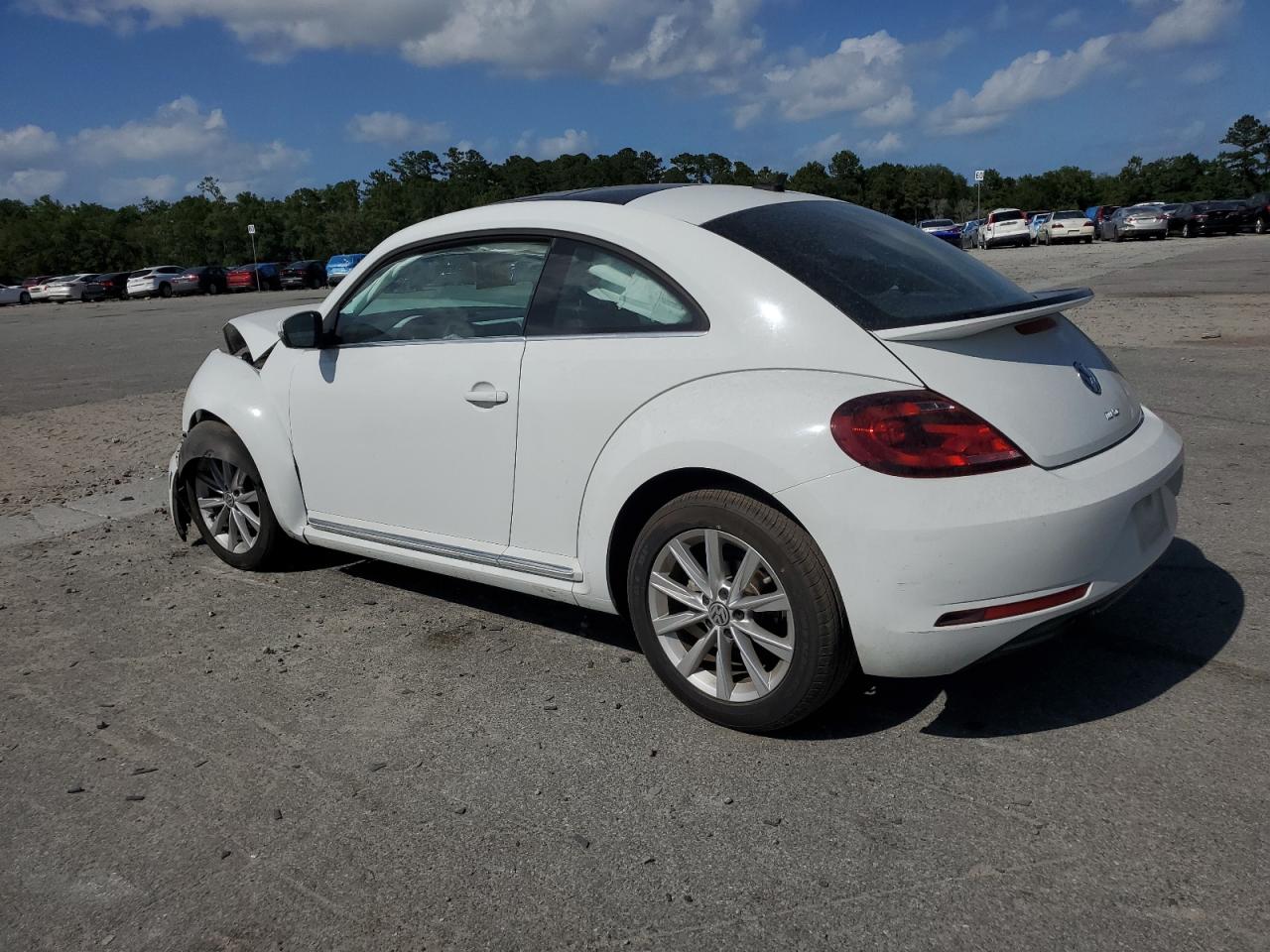 2018 Volkswagen Beetle - Image 2