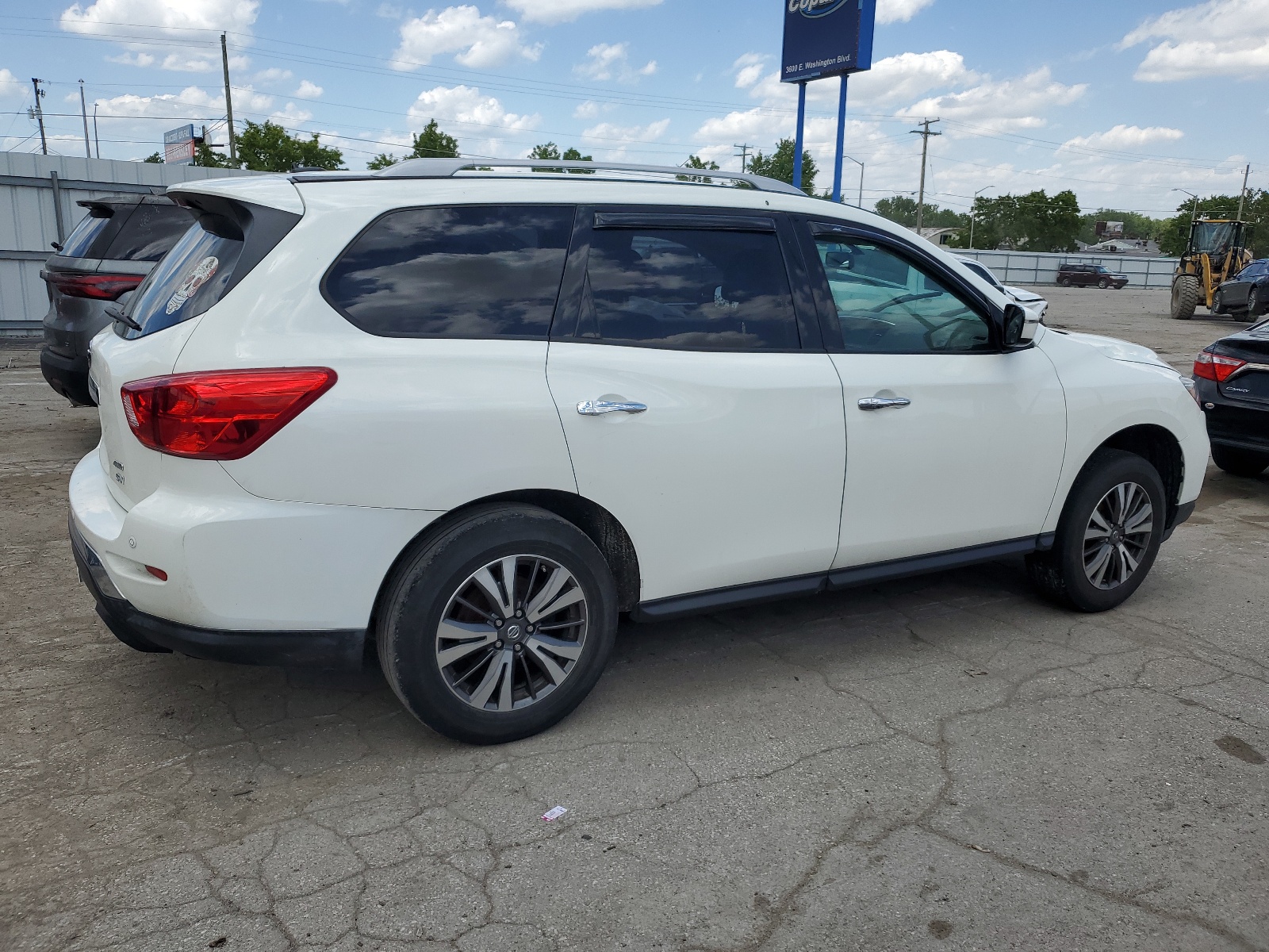 2017 Nissan Pathfinder S vin: 5N1DR2MM4HC684444