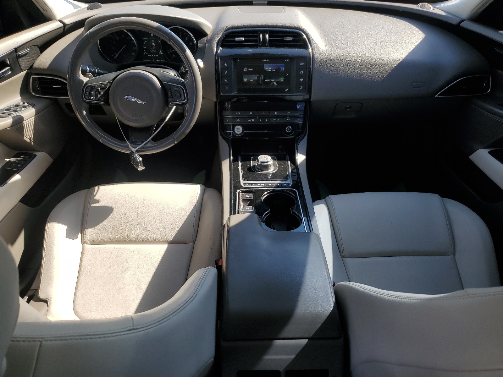 SAJAD4BG2HA946814 2017 Jaguar Xe Premium