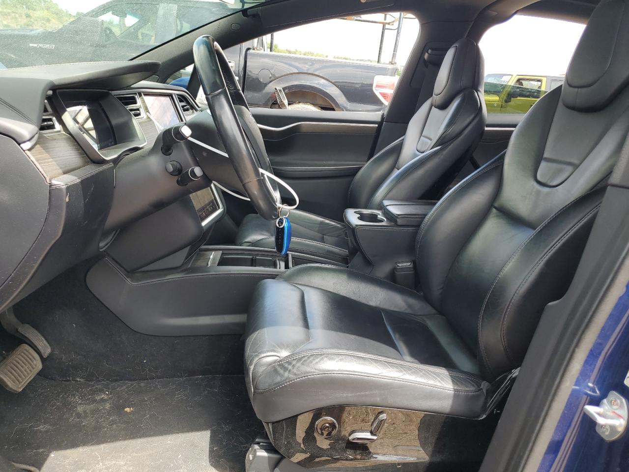 5YJXCBE24GF011042 2016 Tesla Model X