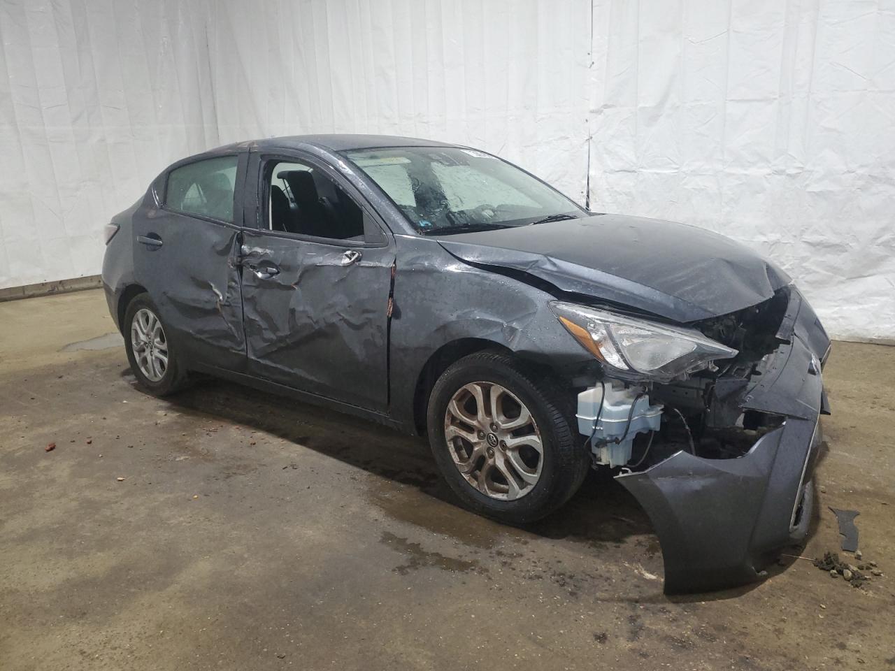 2017 Toyota Yaris - Image 4