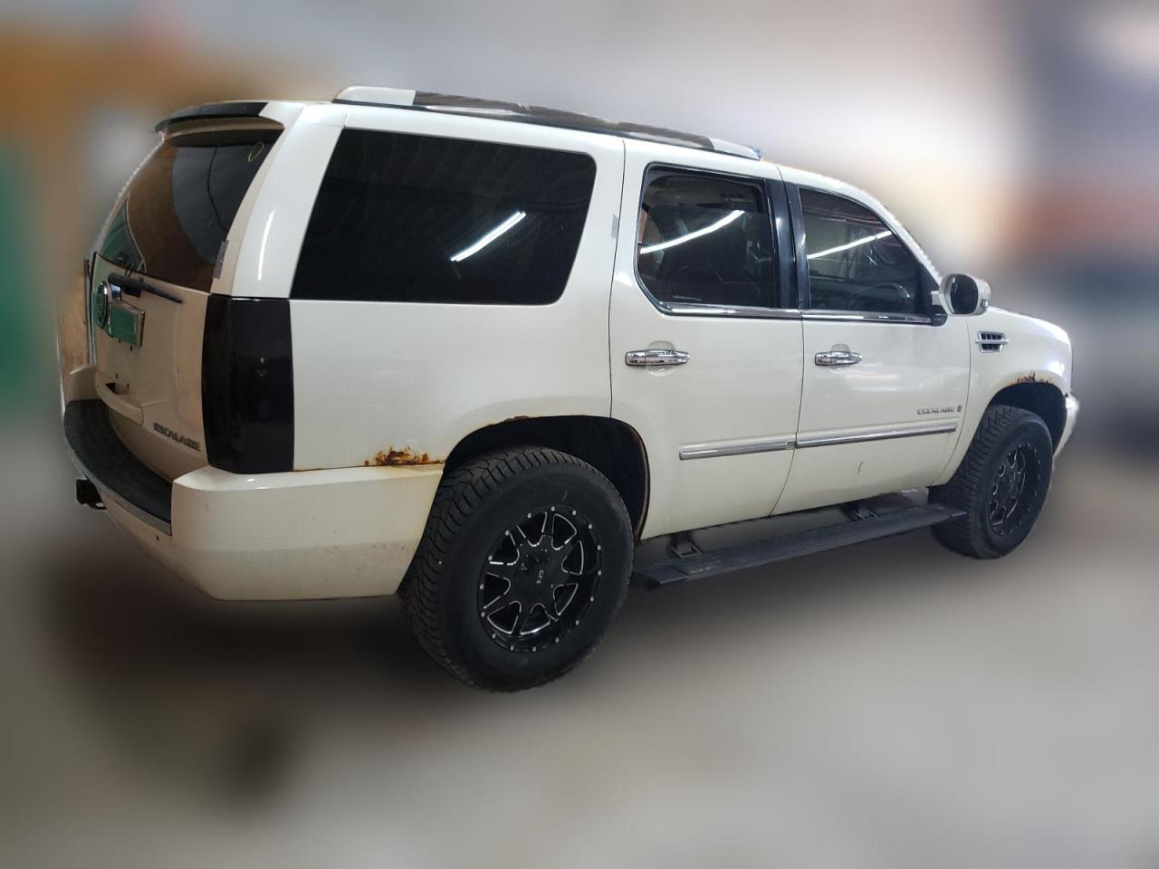 2007 Cadillac Escalade - Image 3