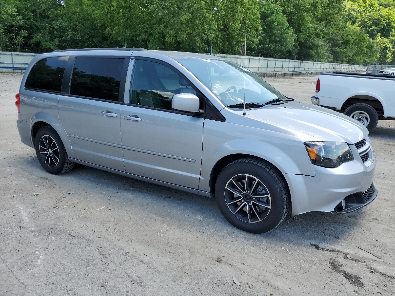 2017 Dodge Grand Caravan Gt vin: 2C4RDGEG3HR696882