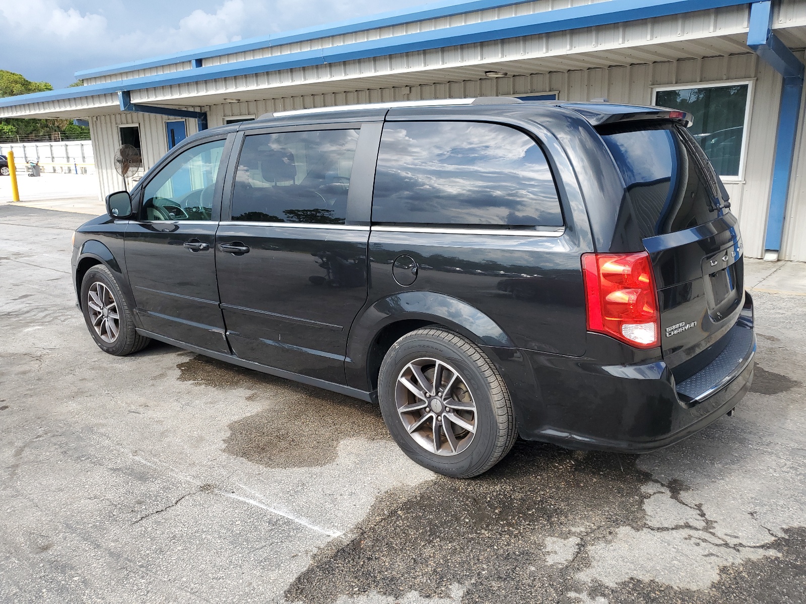 2017 Dodge Grand Caravan Sxt vin: 2C4RDGCG9HR800021