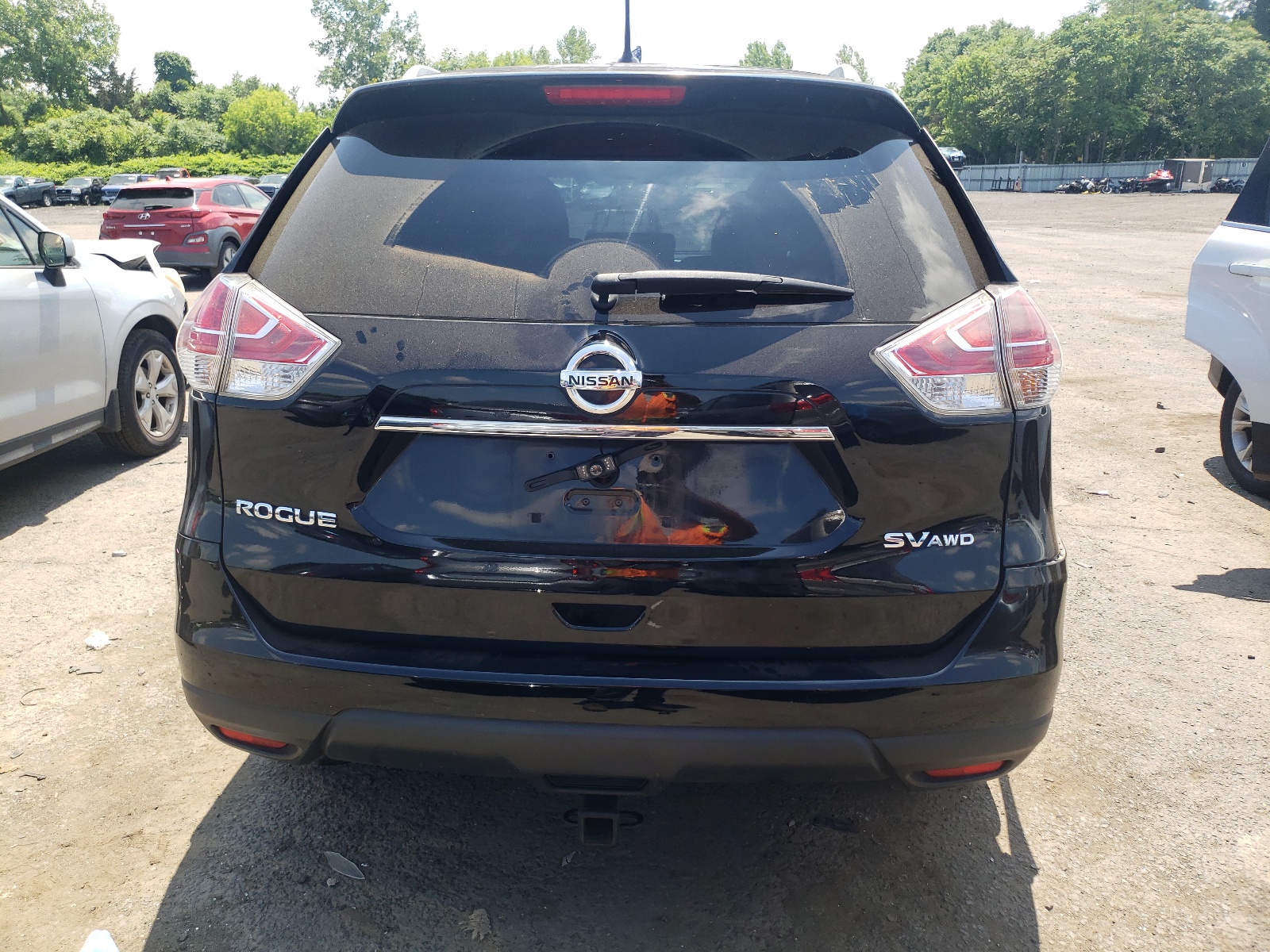 2015 Nissan Rogue S vin: KNMAT2MV4FP557054