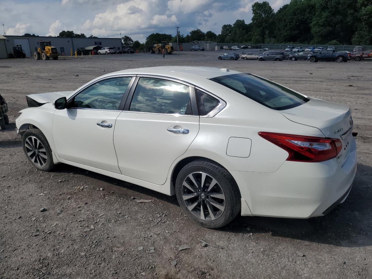 1N4AL3AP4HC499202 2017 NISSAN ALTIMA - Image 2