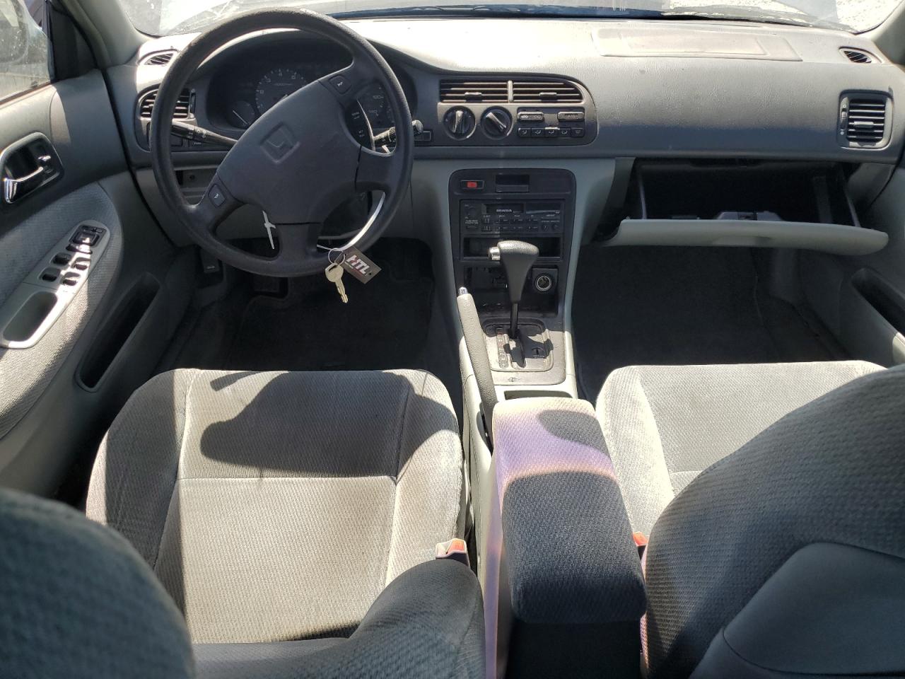 1996 Honda Accord Lx VIN: 1HGCD5630TA042832 Lot: 56036034