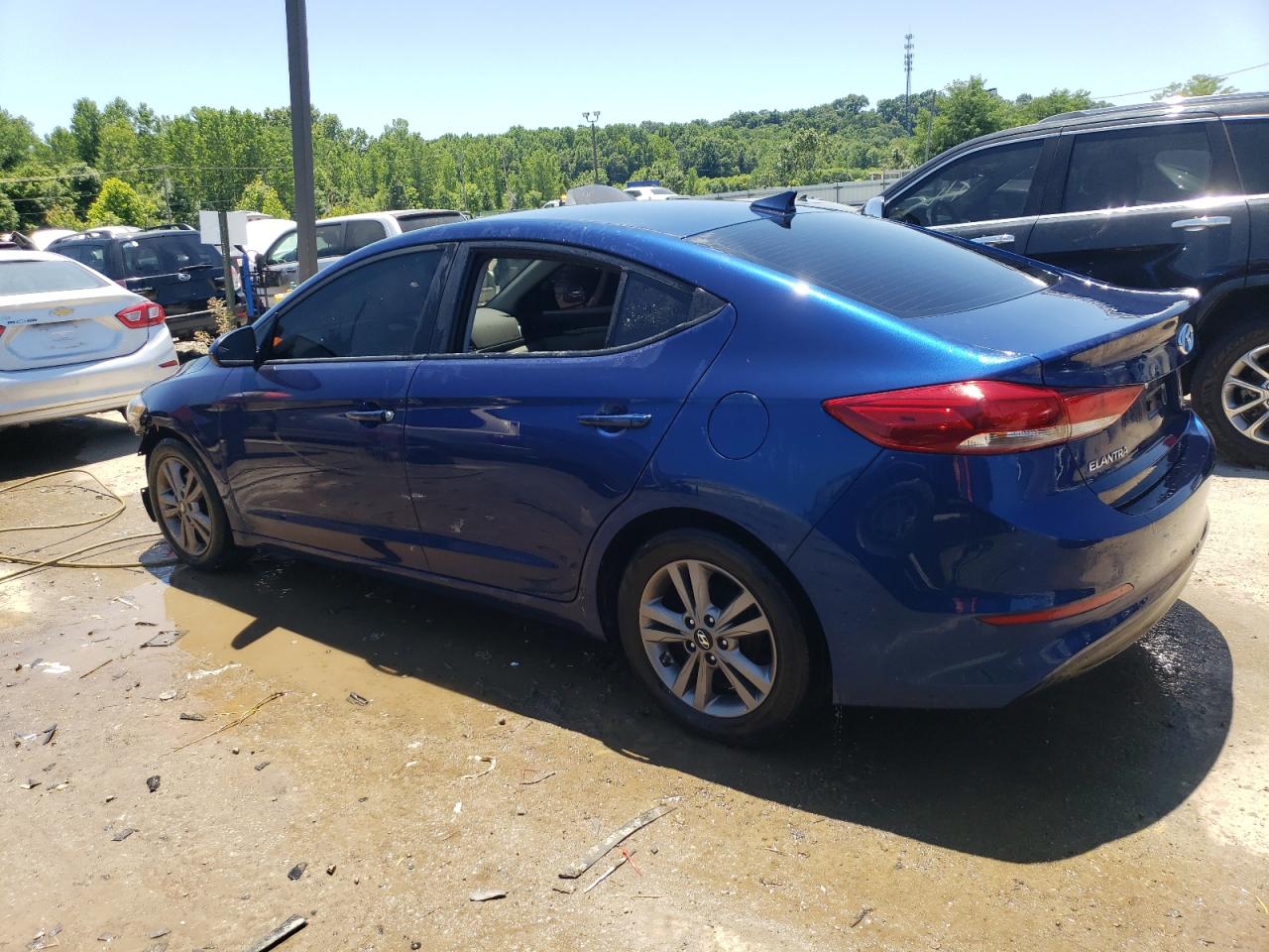 2017 Hyundai Elantra - Image 2