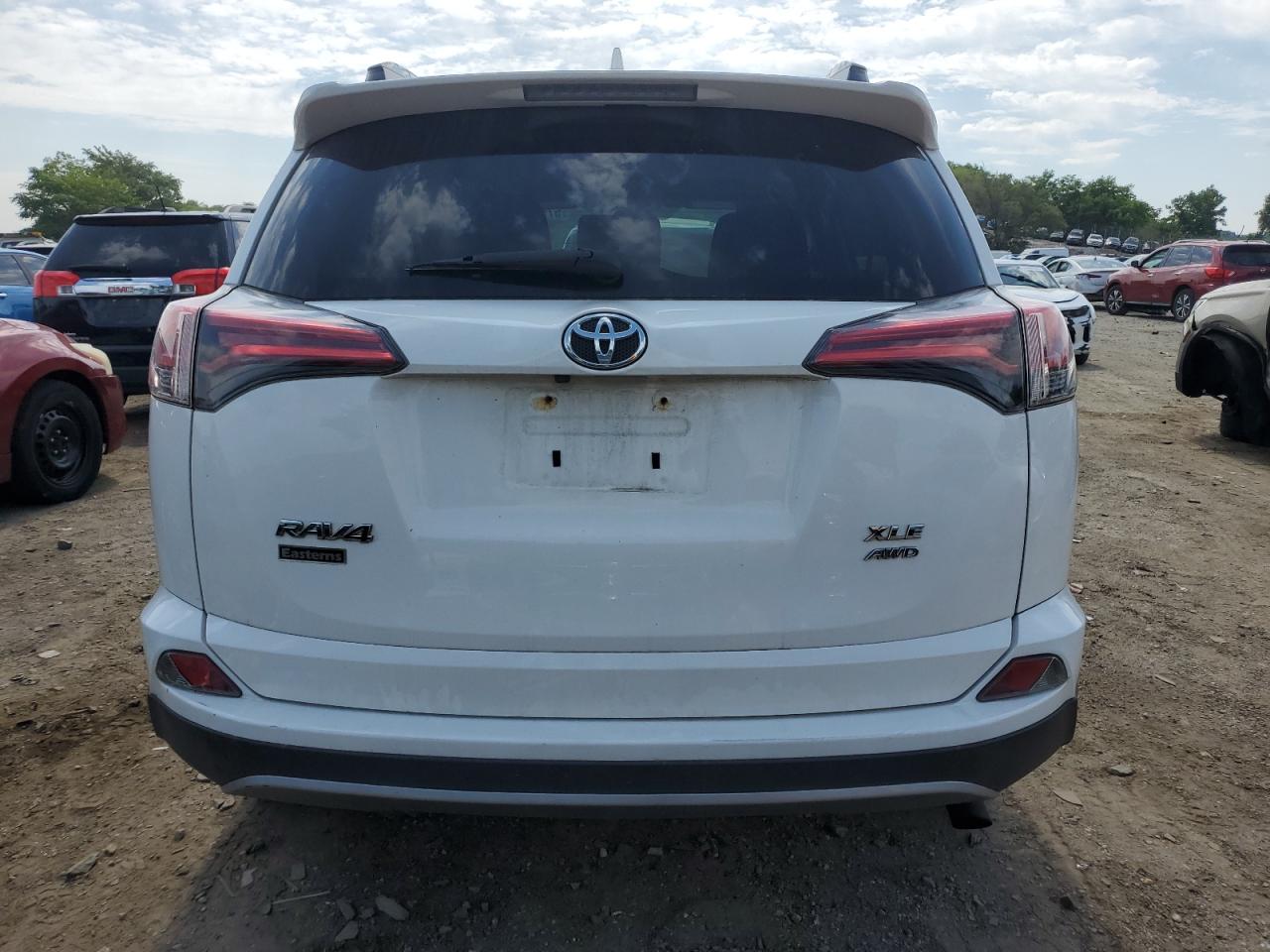 2017 Toyota Rav4 Xle VIN: 2T3RFREV8HW682132 Lot: 57946074