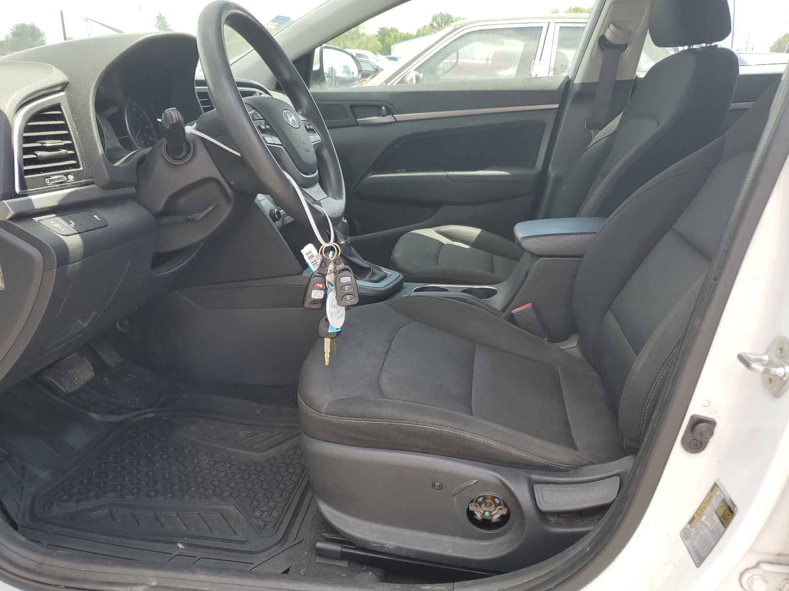 5NPD84LF1JH318098 2018 Hyundai Elantra Sel