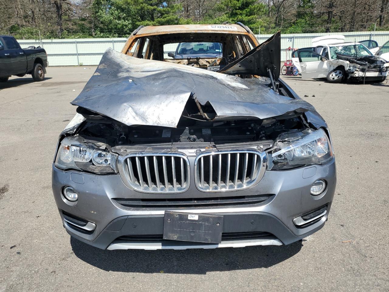 VIN 5UXWX9C31H0W68318 2017 BMW X3 no.5