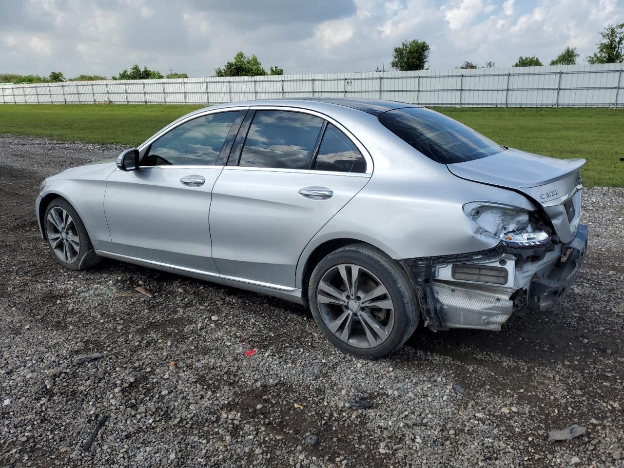 55SWF4JB6GU139947 2016 MERCEDES-BENZ C CLASS - Image 2