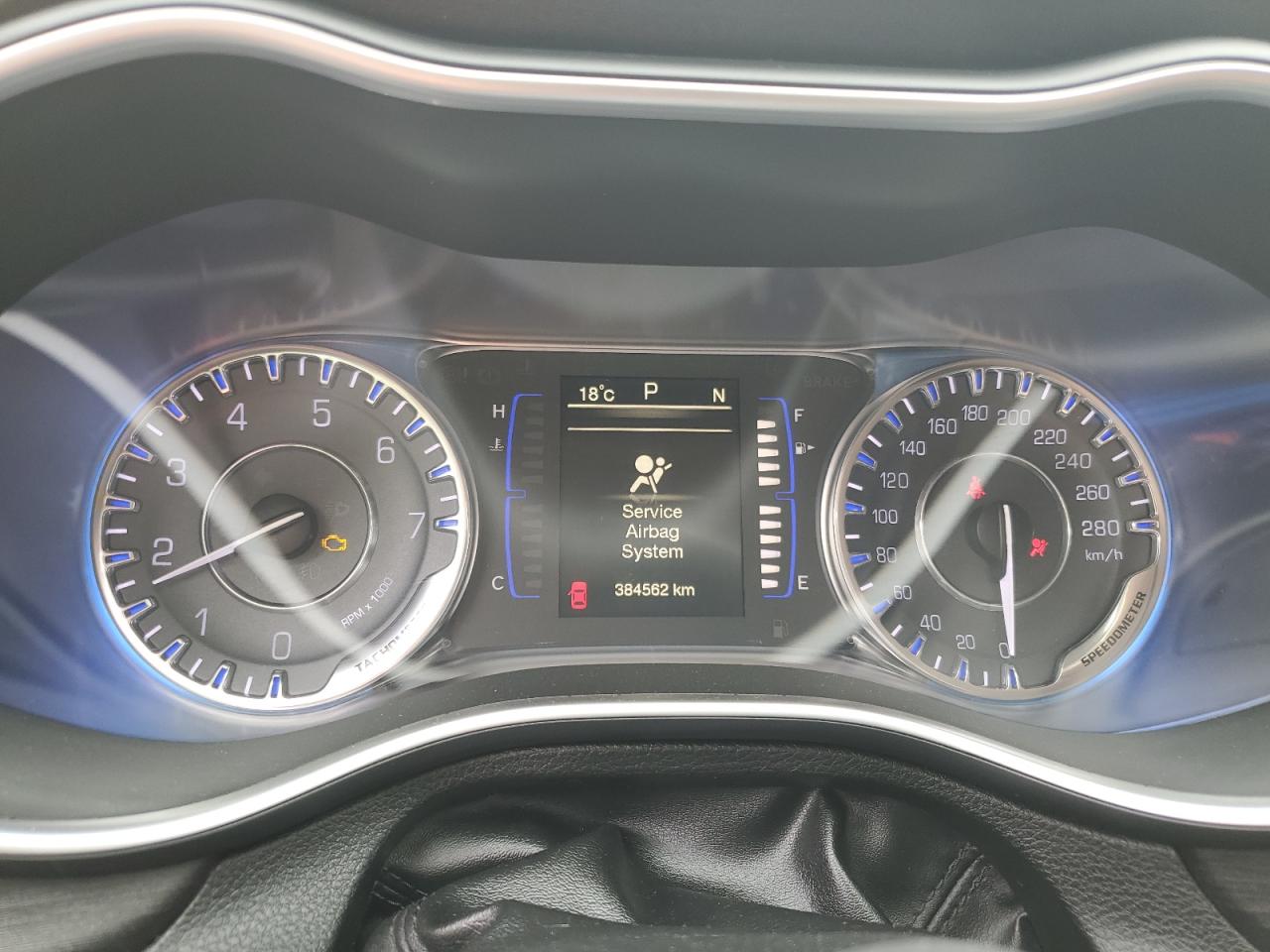 2016 Chrysler 200 Limited VIN: 1C3CCCAB0GN140136 Lot: 60614034