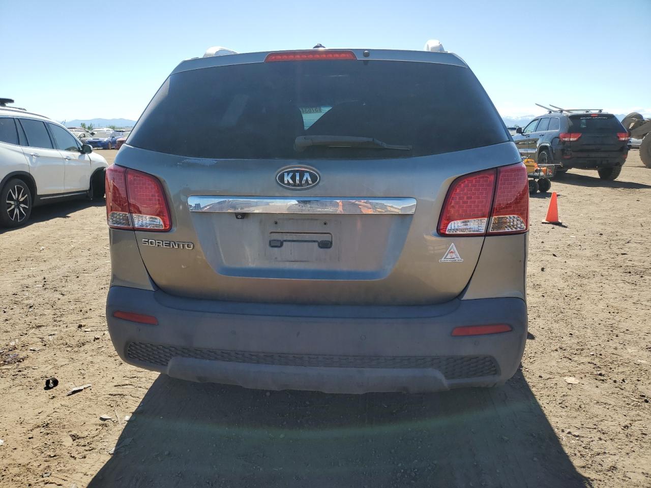 5XYKTDA19BG053775 2011 Kia Sorento Base