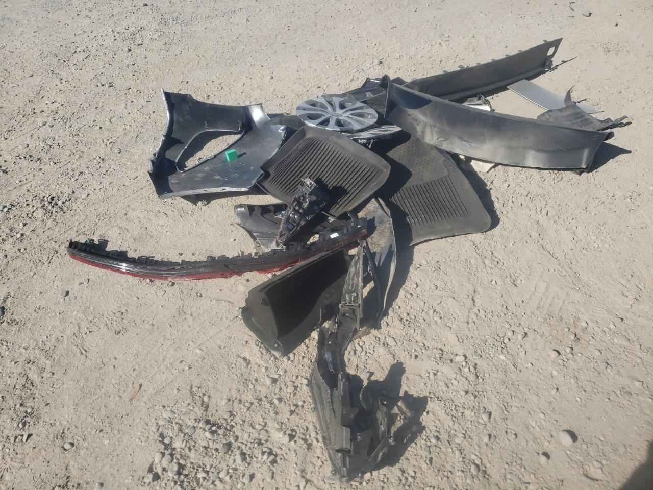 2022 Toyota Prius Prime Le VIN: JTDKAMFP7N3227743 Lot: 60154404