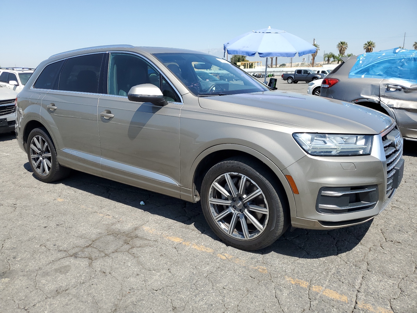 2017 Audi Q7 Premium Plus vin: WA1LAAF76HD018585