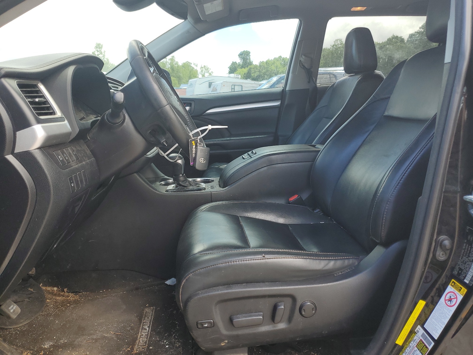 5TDKZRFH7JS548530 2018 Toyota Highlander Se