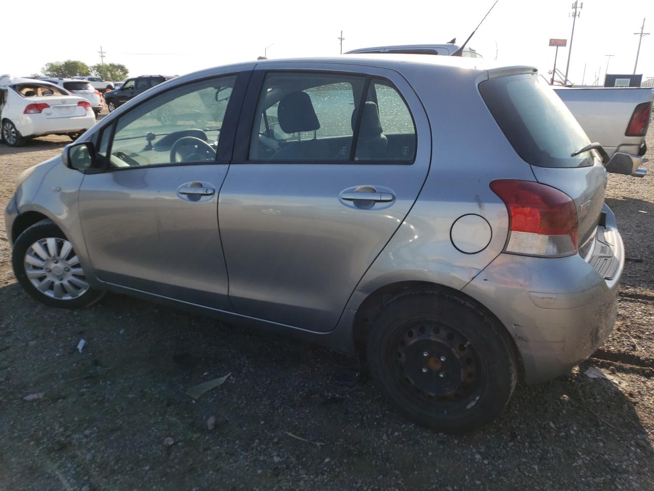 2011 Toyota Yaris - Image 2
