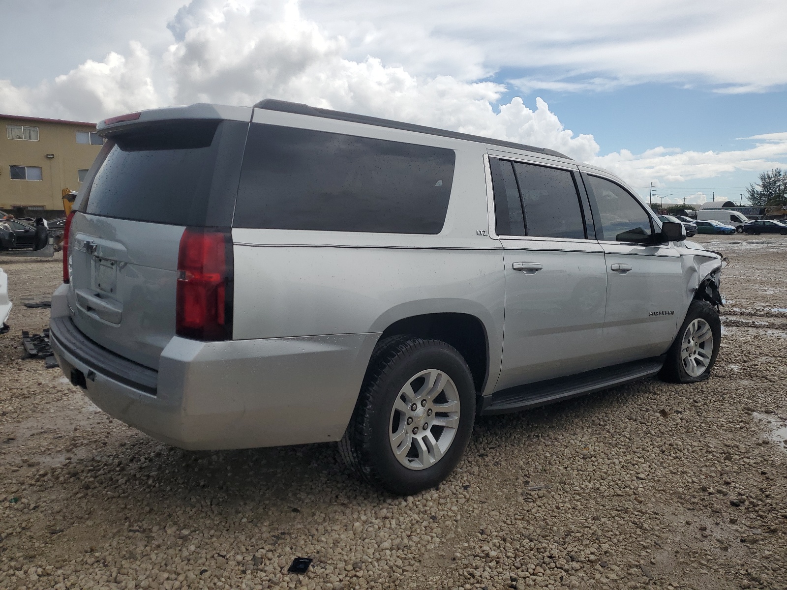 2018 Chevrolet Suburban C1500 Lt vin: 1GNSCHKC4JR370037