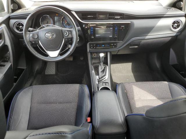  TOYOTA COROLLA 2017 Srebrny