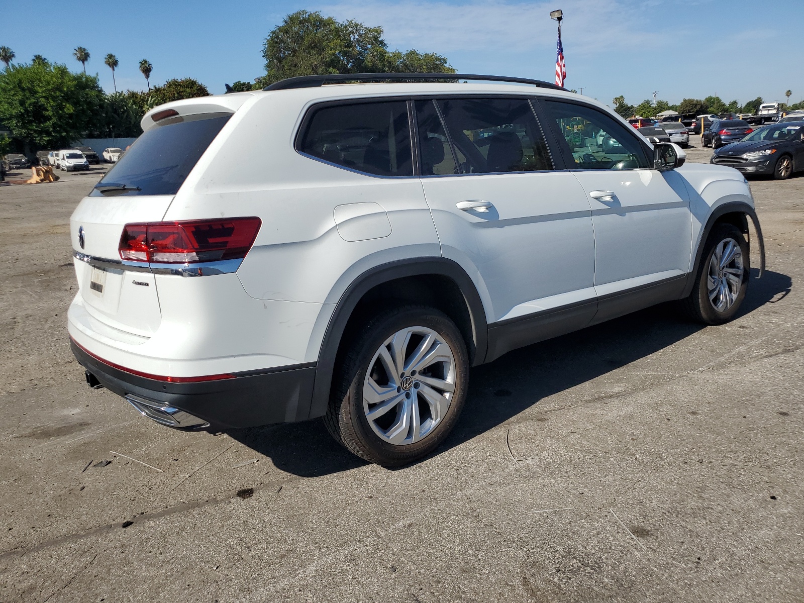 1V2HR2CA7PC525380 2023 Volkswagen Atlas Se