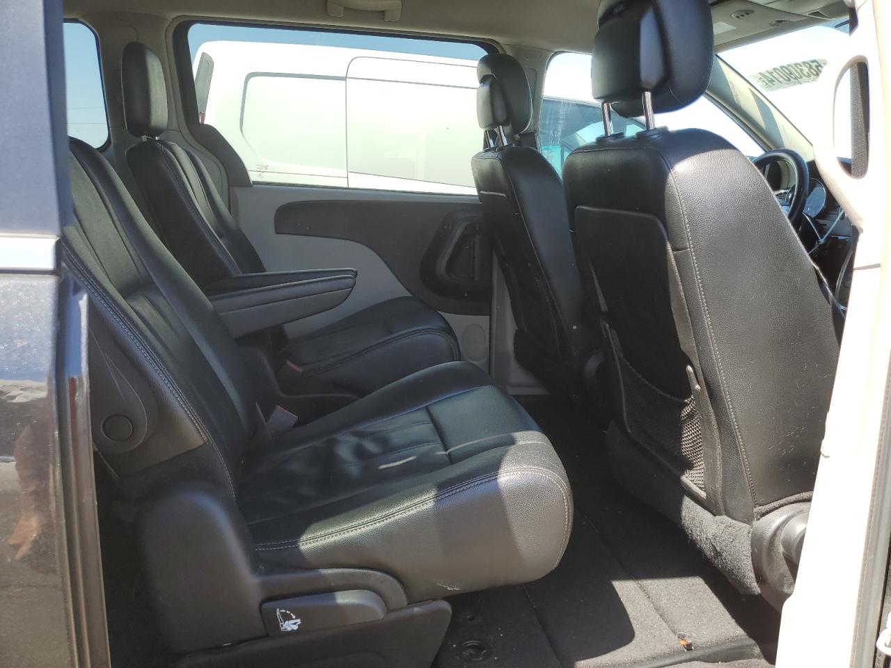 2016 Chrysler Town & Country Lx VIN: 2C4RC1AG0GR111826 Lot: 58309014