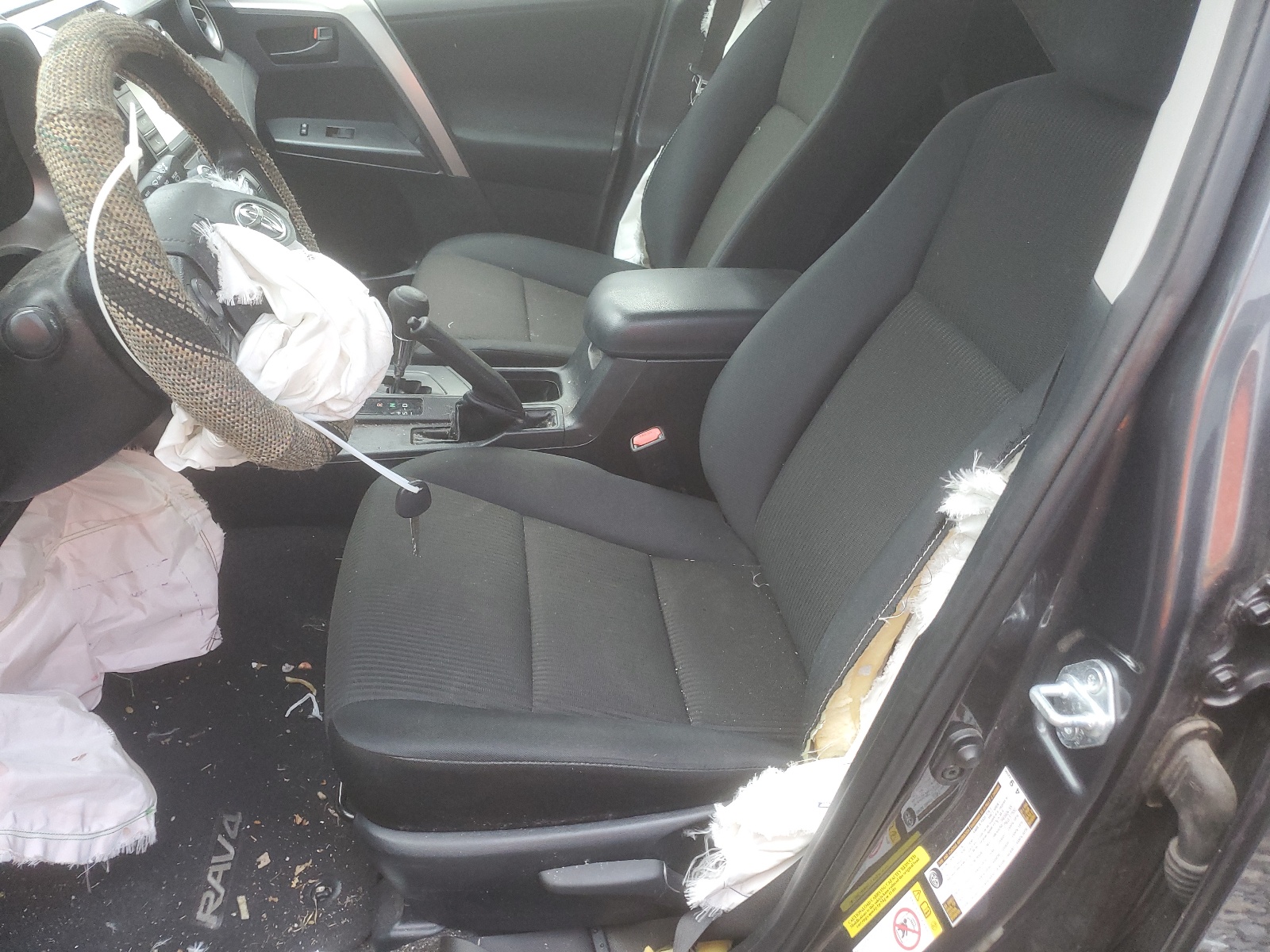 JTMZFREV4HJ720731 2017 Toyota Rav4 Le