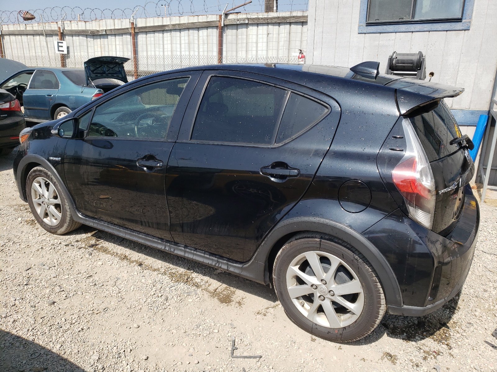 2018 Toyota Prius C vin: JTDKDTB36J1608557