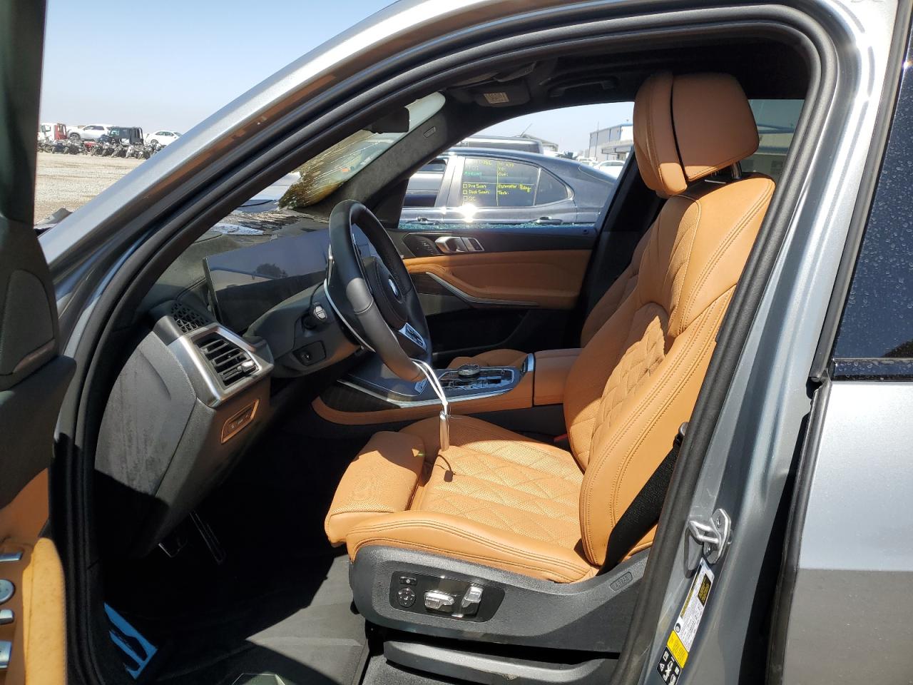 2024 BMW X7 - Image 7