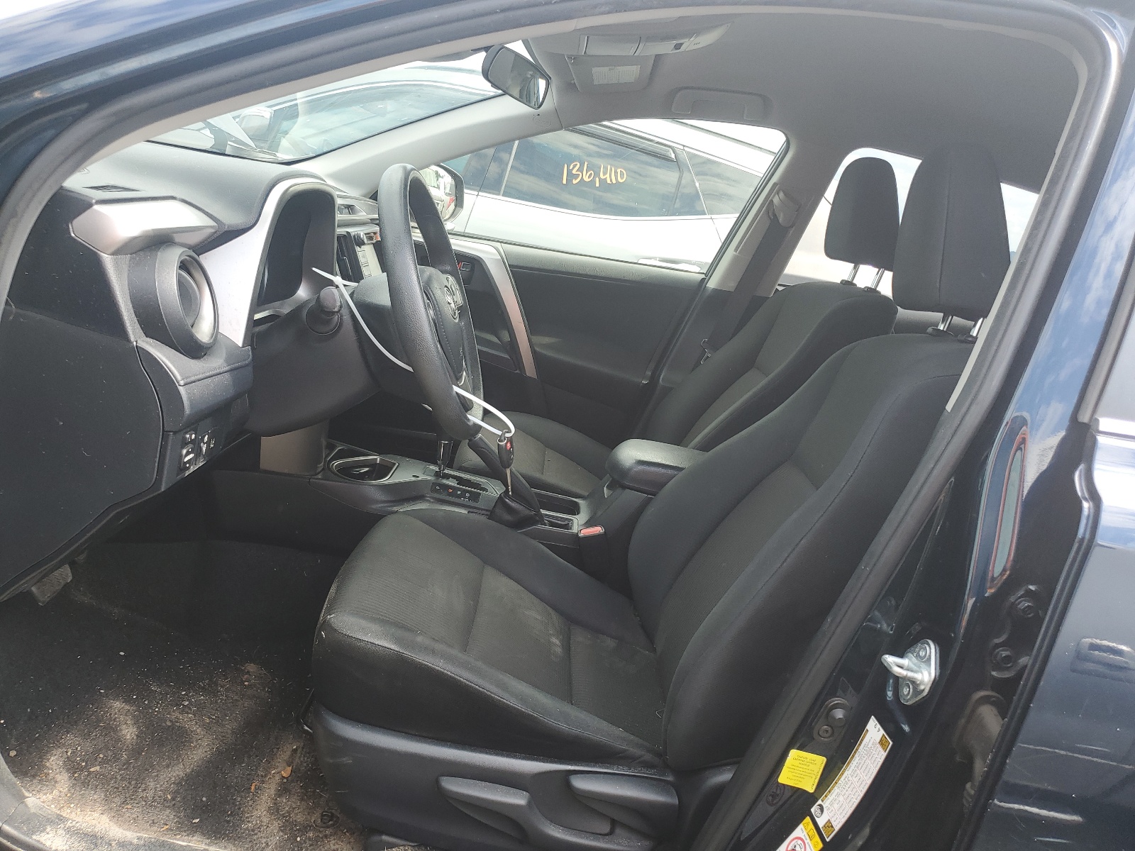 JTMZFREV3HJ117480 2017 Toyota Rav4 Le