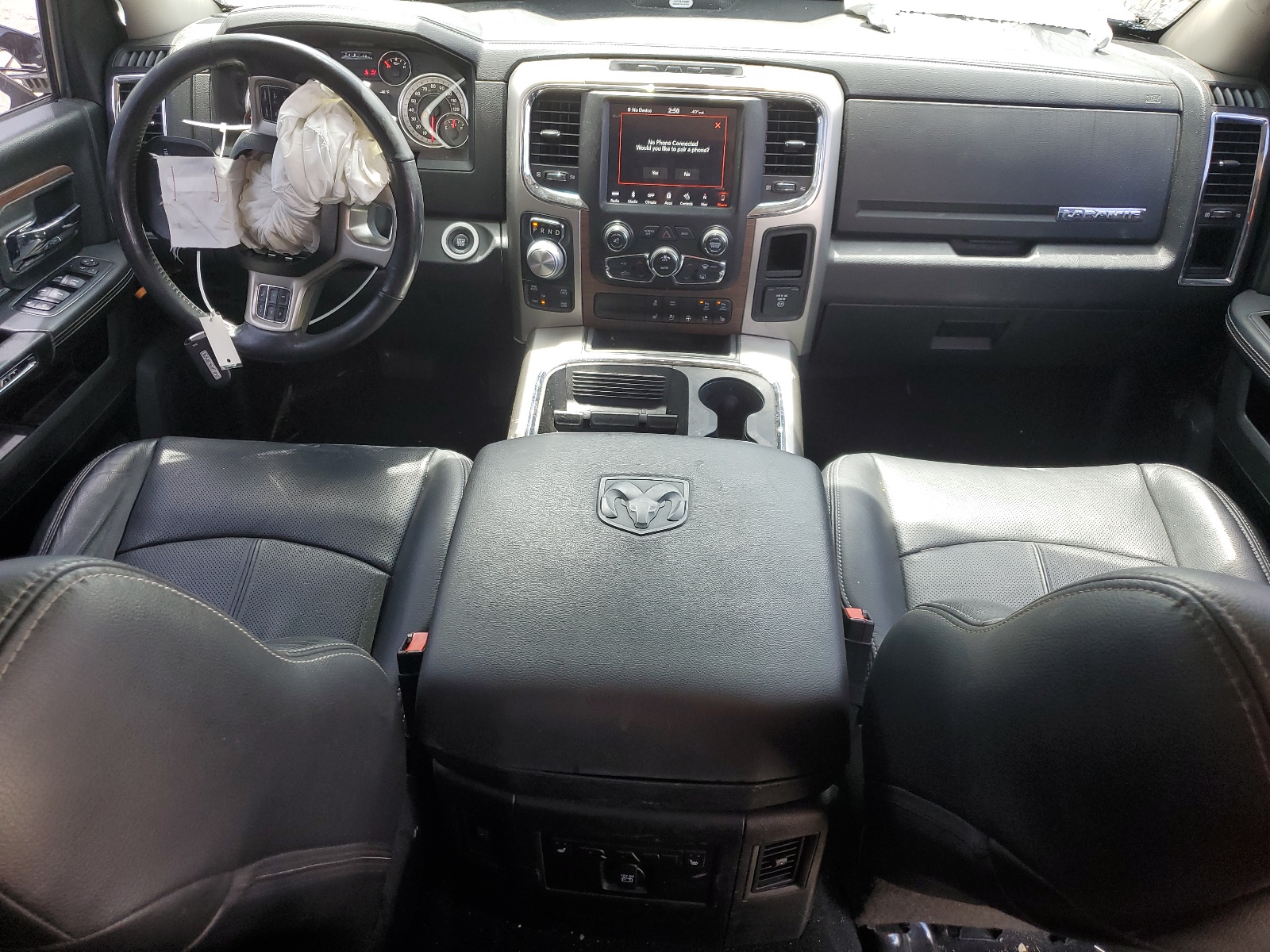 1C6RR7VT0JS220437 2018 Ram 1500 Laramie