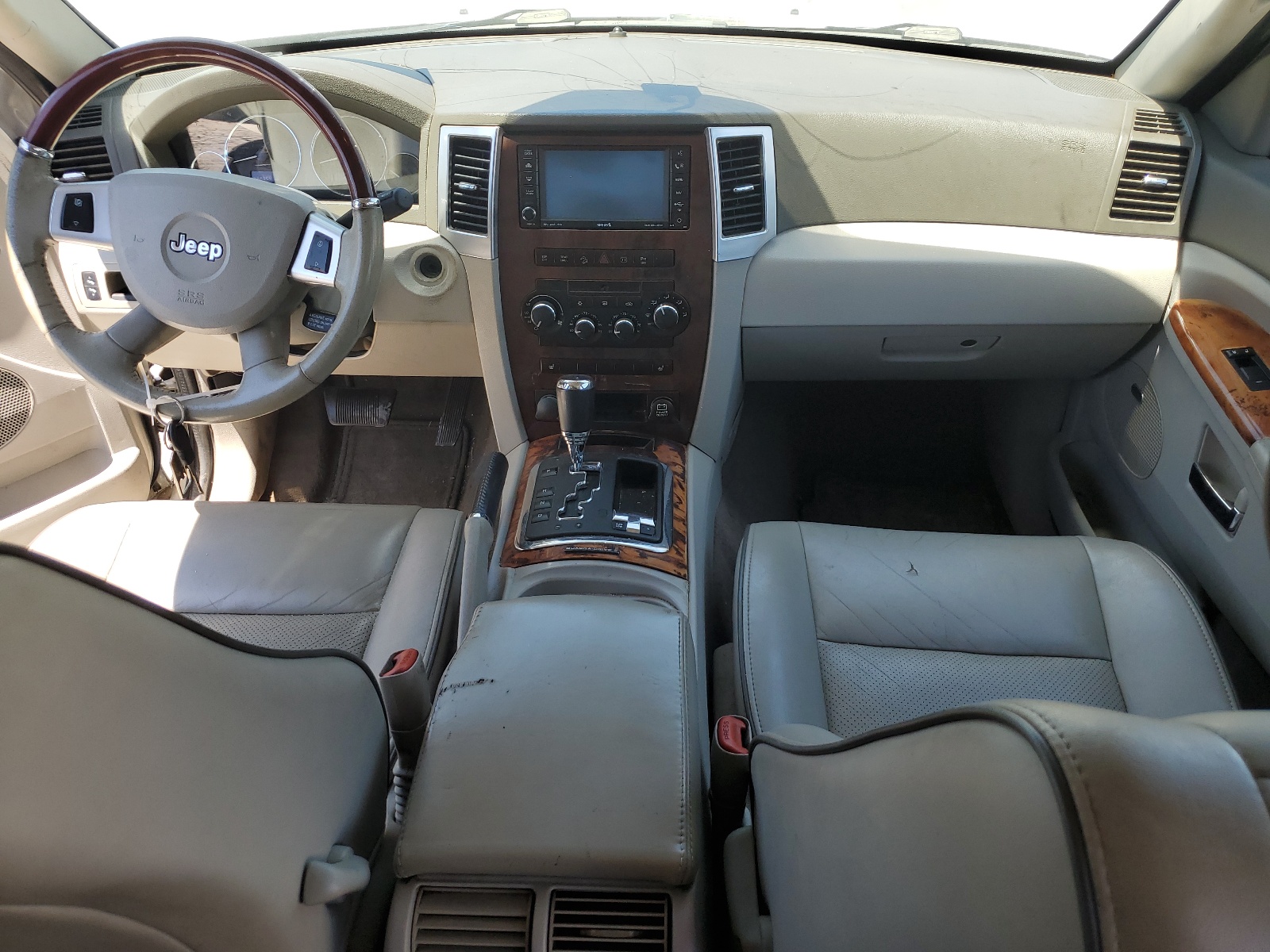 1J8HR682X8C152274 2008 Jeep Grand Cherokee Overland