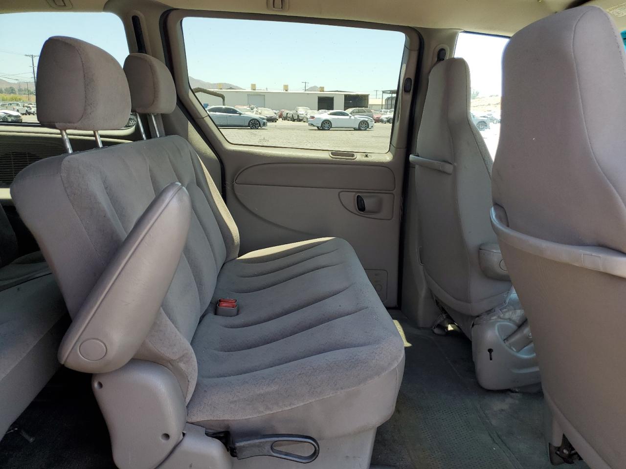 2002 Dodge Grand Caravan Sport VIN: 2B4GP44342R705394 Lot: 60561044