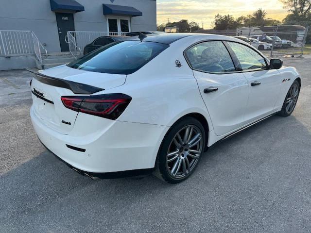 2016 Maserati Ghibli S vin: ZAM57RSA4G1169708