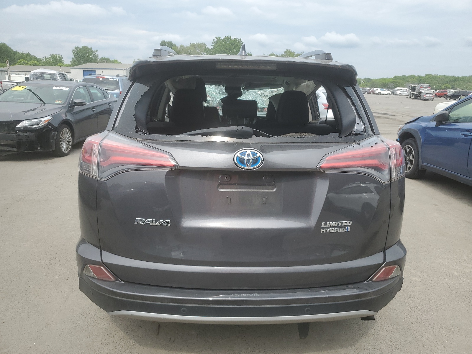 JTMDJREV9HD088669 2017 Toyota Rav4 Hv Limited