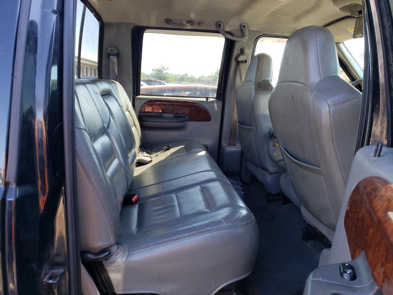 2002 Ford F250 - Image 10