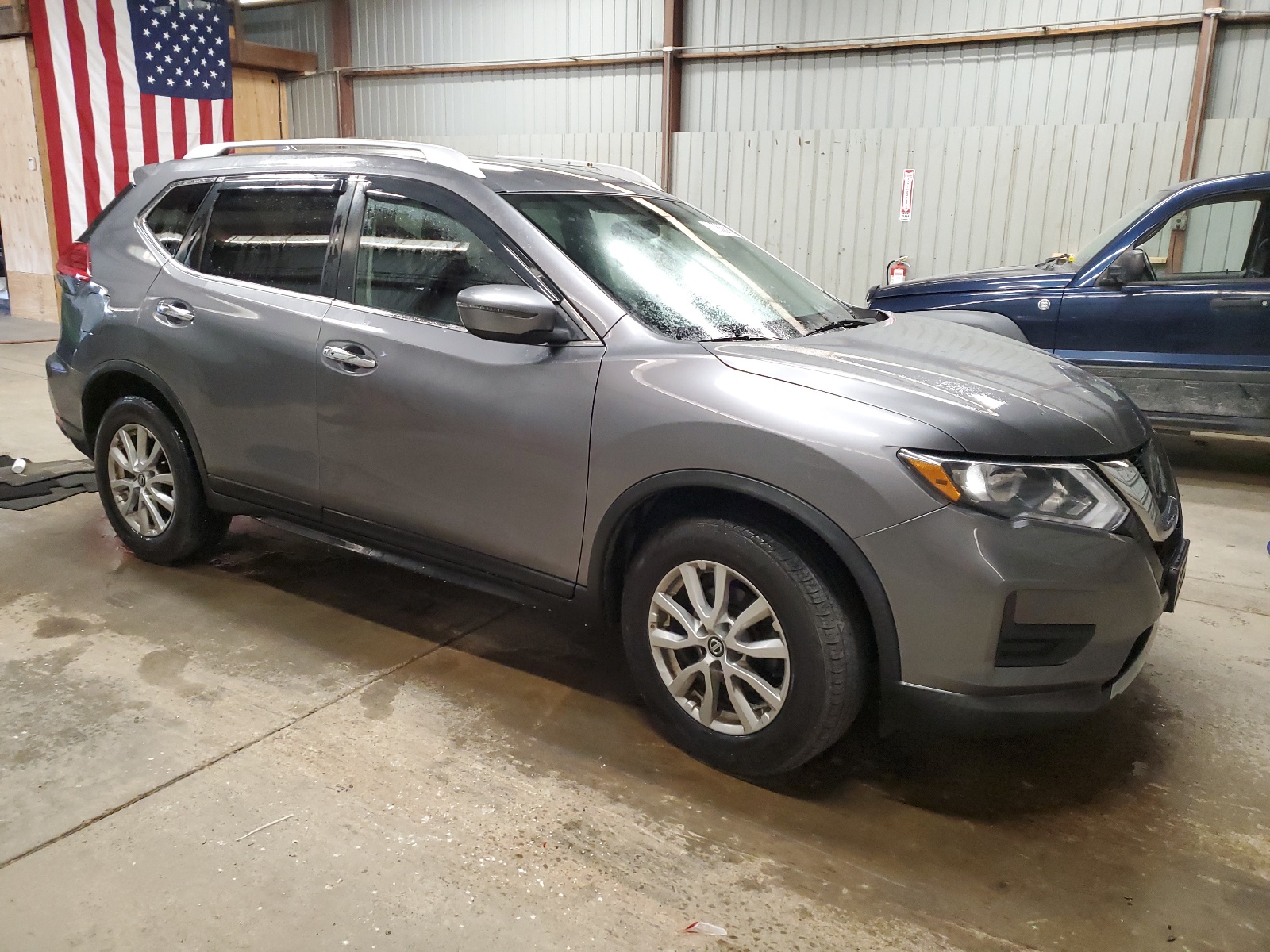 2017 Nissan Rogue S vin: KNMAT2MV3HP577105