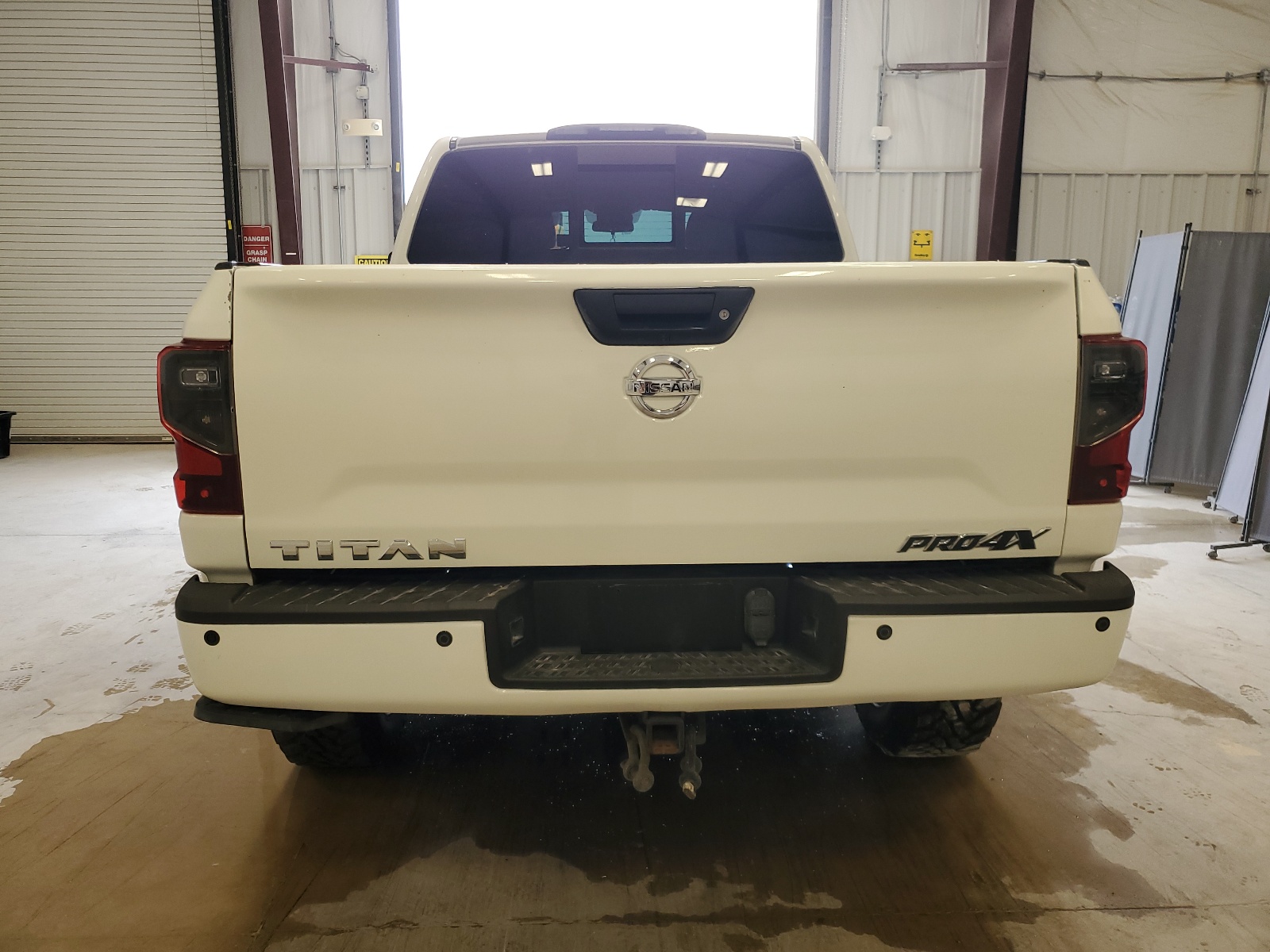 1N6AA1E53HN562580 2017 Nissan Titan Sv