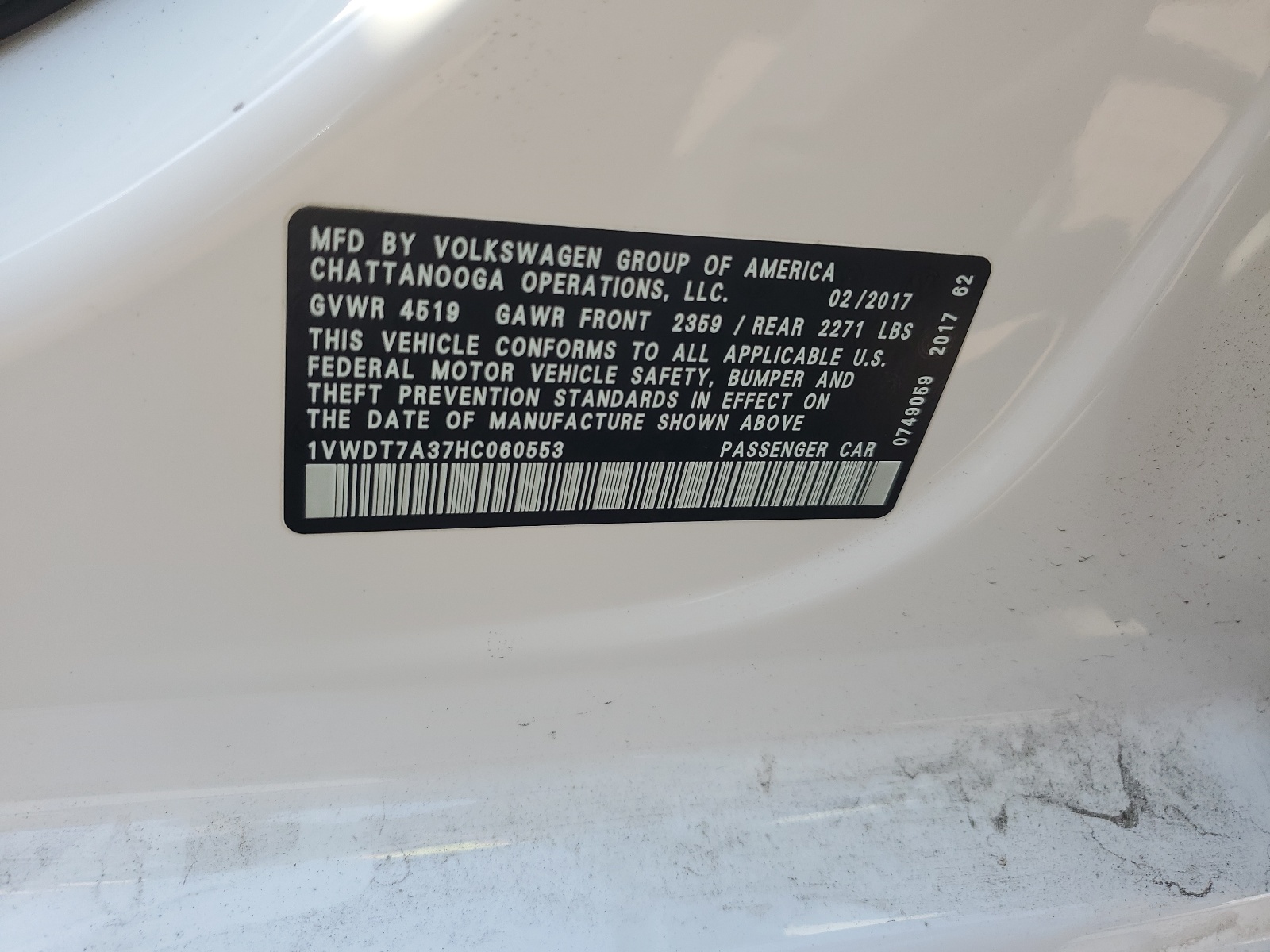 1VWDT7A37HC060553 2017 Volkswagen Passat R-Line