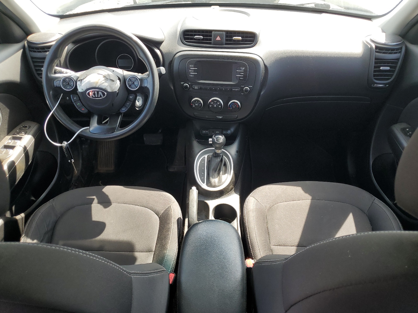 KNDJN2A27J7607443 2018 Kia Soul